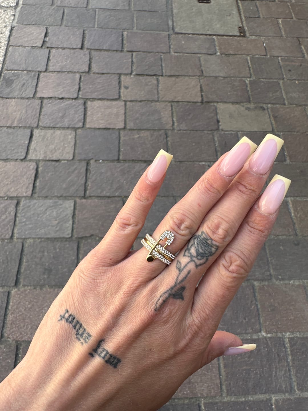 Customer photo review of Pave Flow Safety Ring 14K Vergoldung