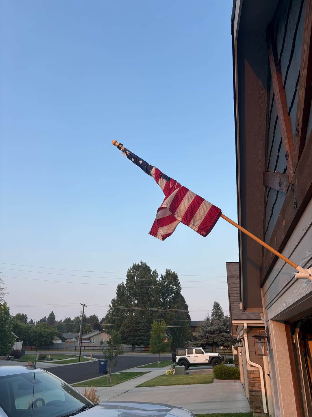 Customer photo review of Non-Tangle Flagpole Spinners