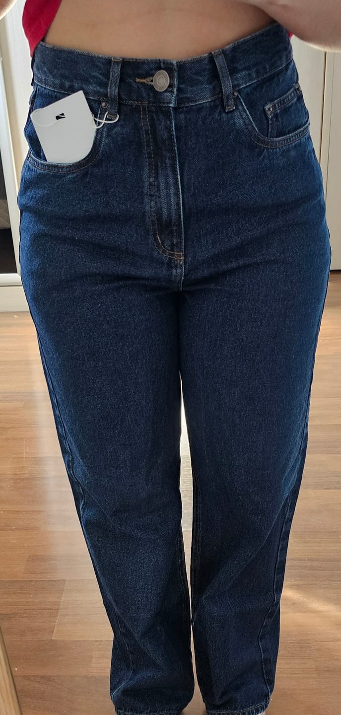 Customer photo review of Calça Jeans Reta Araçá Azul Escuro