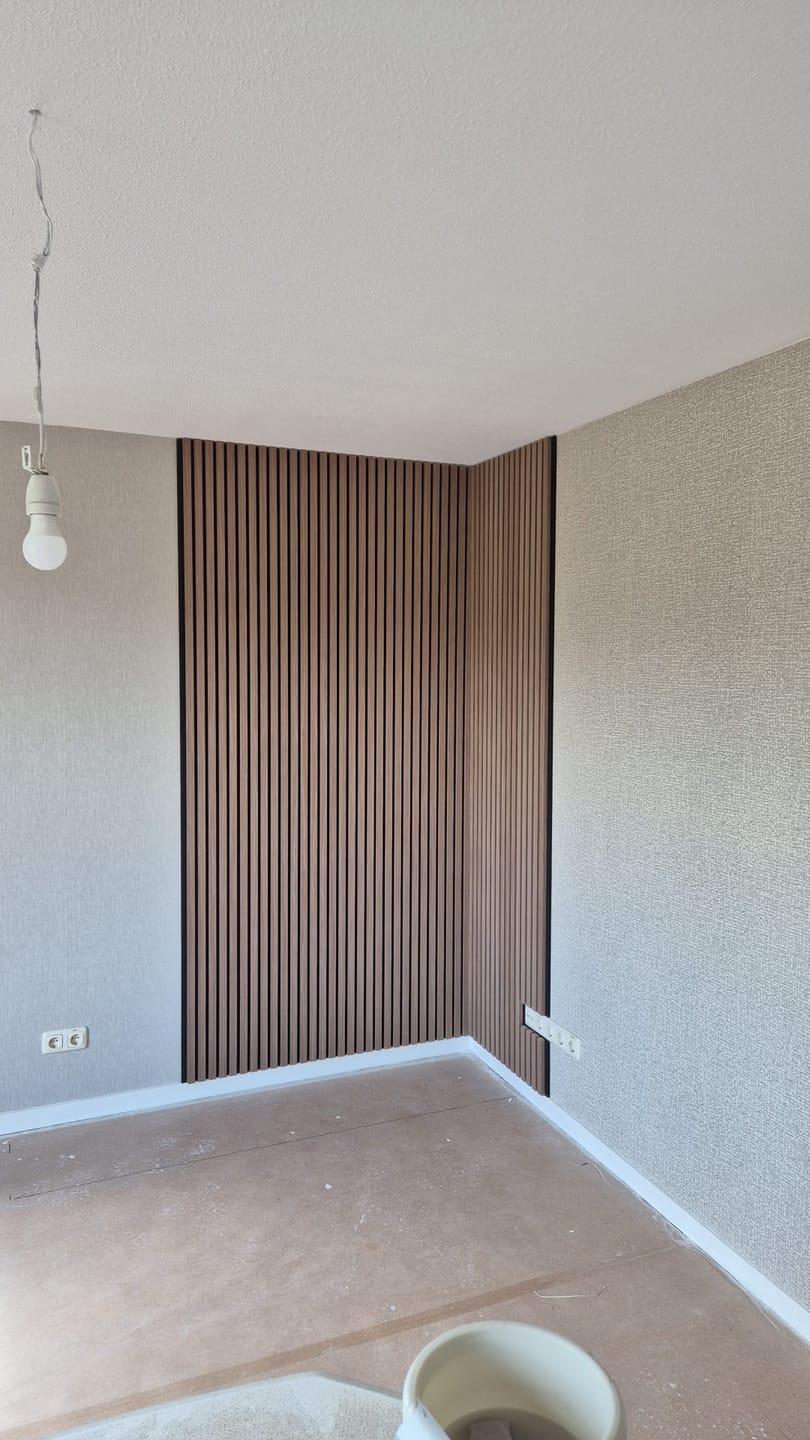 Customer photo review of AkuPanel Eindlat Mokka Hout 240cm Afwerklijst