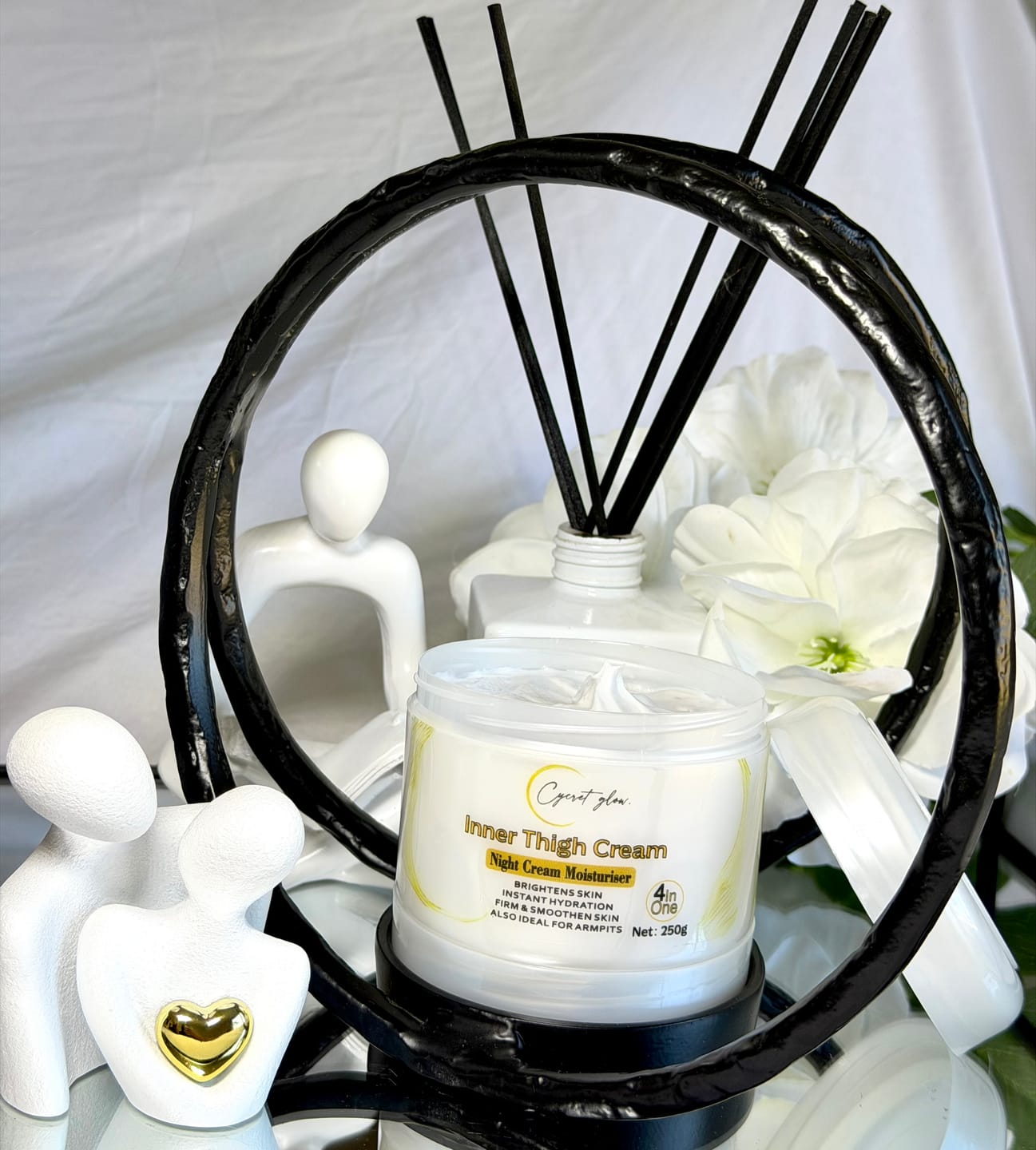 Customer photo review of 250 g Euro Jar with Lid - Pearl White