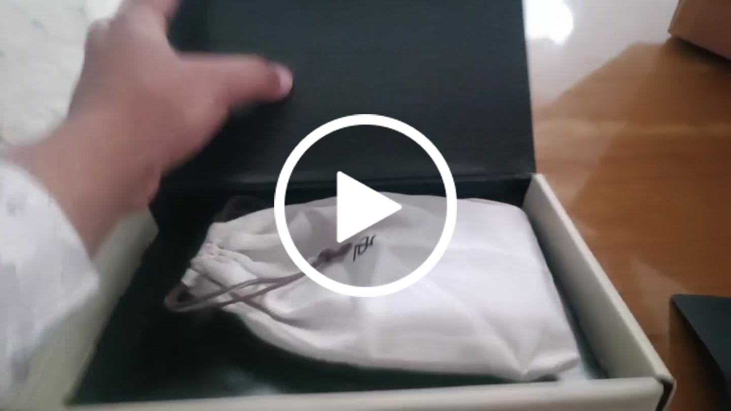 Customer video review of SLEIGHT RFID BI-FOLD WALLET