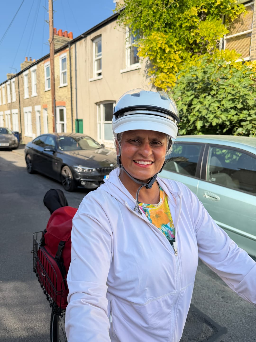 Recensione con foto di un cliente sulla visiera del casco
