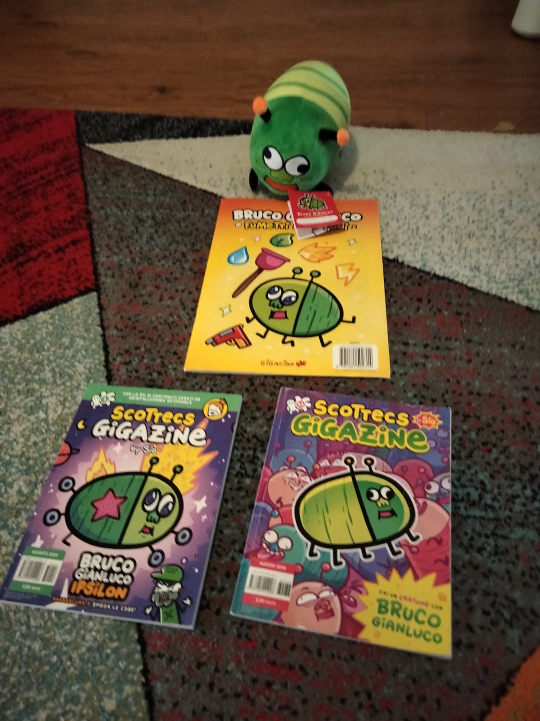 Customer photo review of Peluche Bruco Gianluco + Albo Fumetti e Canzoni!