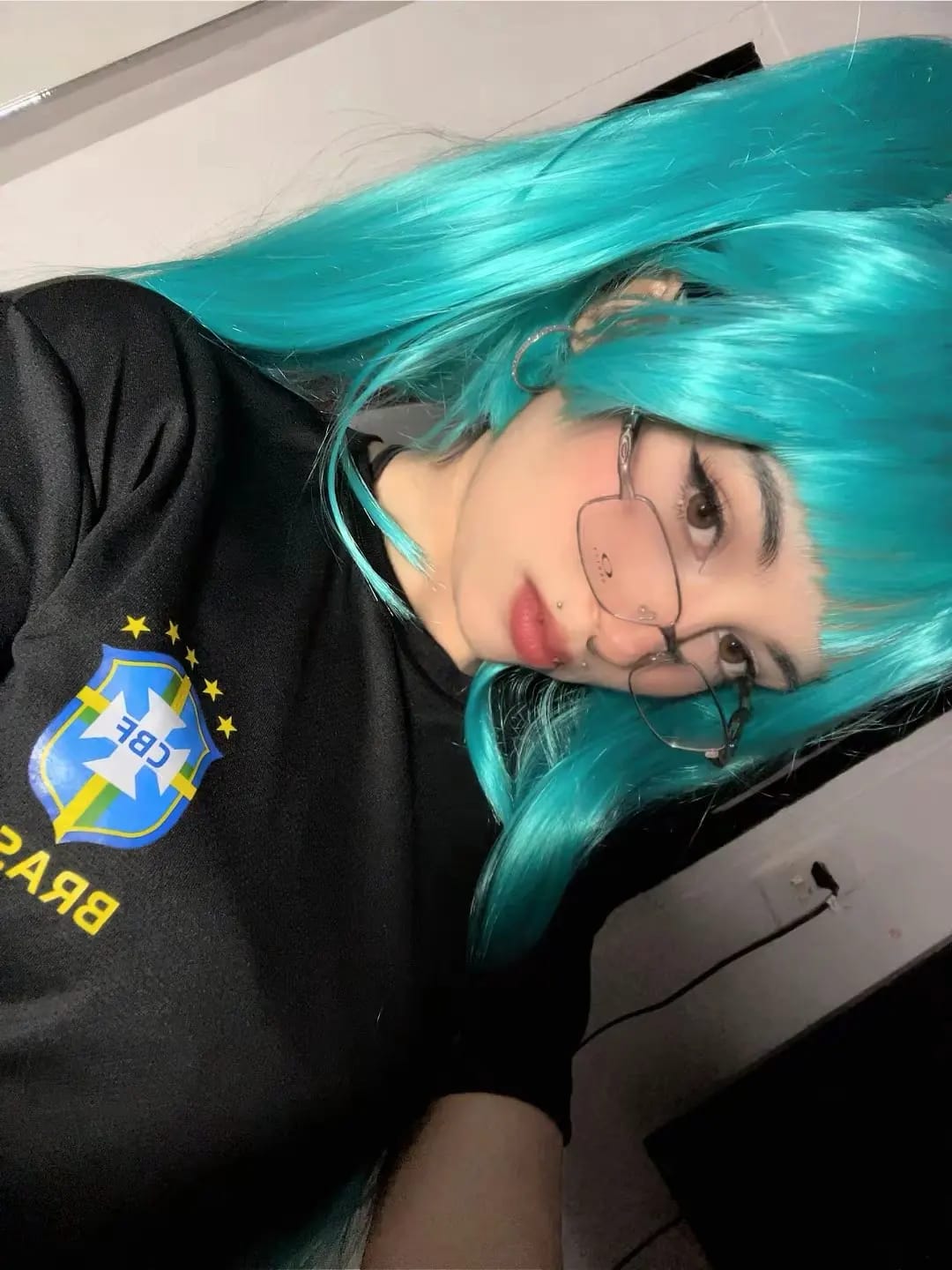 Customer photo review of Hatsune Miku Long Turquoise Green Twin-Tail Cosplay Wig
