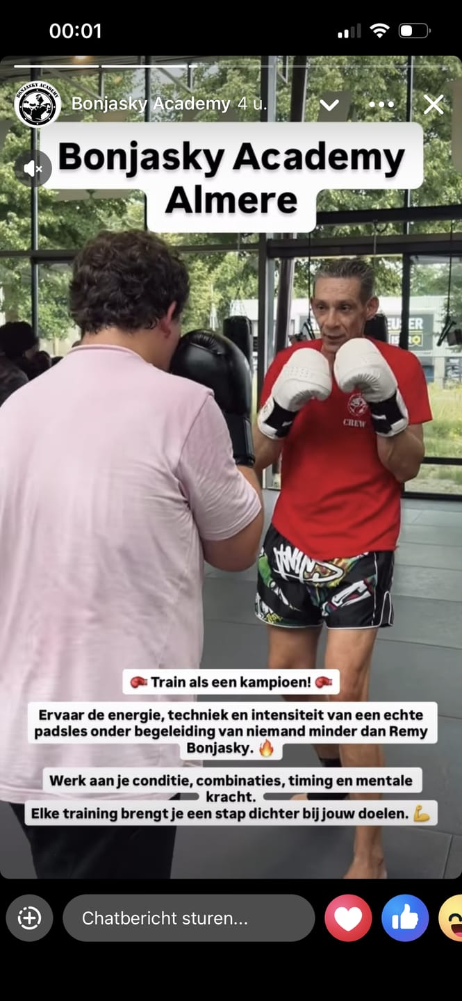 Customer photo review of Twins Muay Thai Shorts TTBL Graffiti - Zwart/Groen/Geel