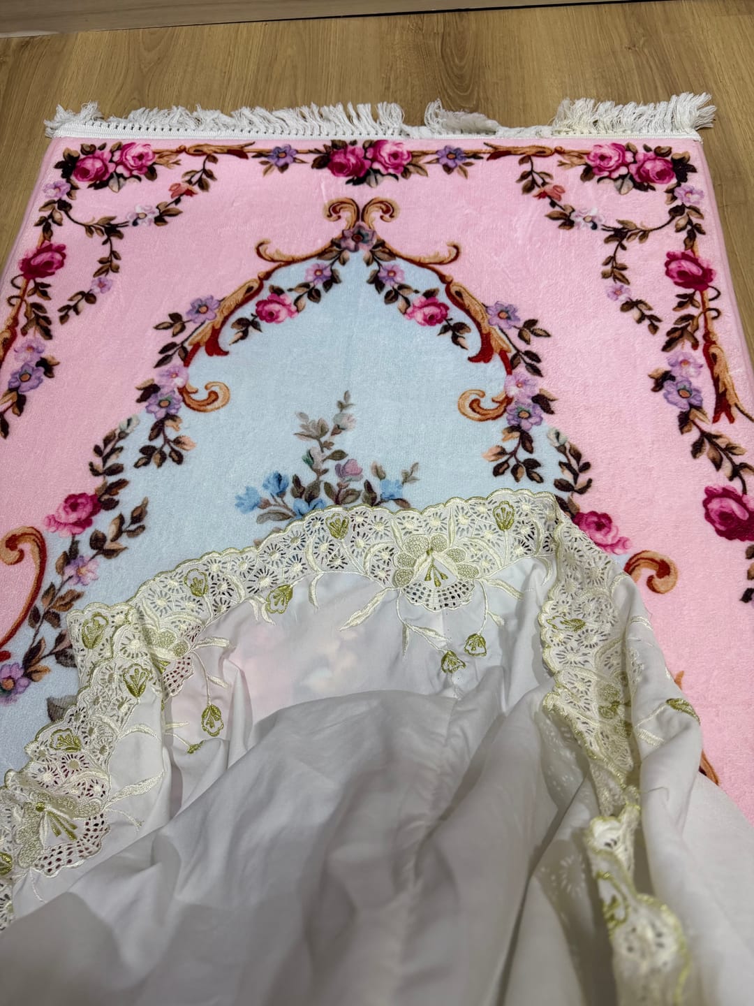 Customer photo review of Rosy Rehma Padded Prayer Mat