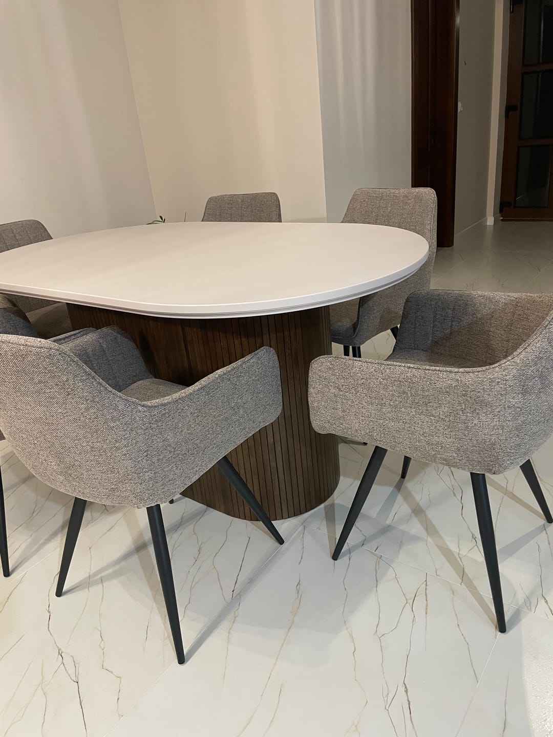 Customer photo review of Scaun BALLO, bej/negru, stofa clasica/metal, 56x45x84 cm