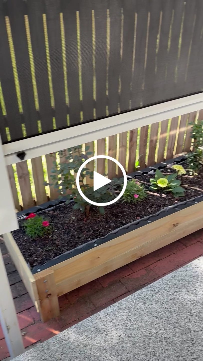 Customer video review of COMPACT Raised Garden Bed on Legs - Timber 81x60x80cm(h)
