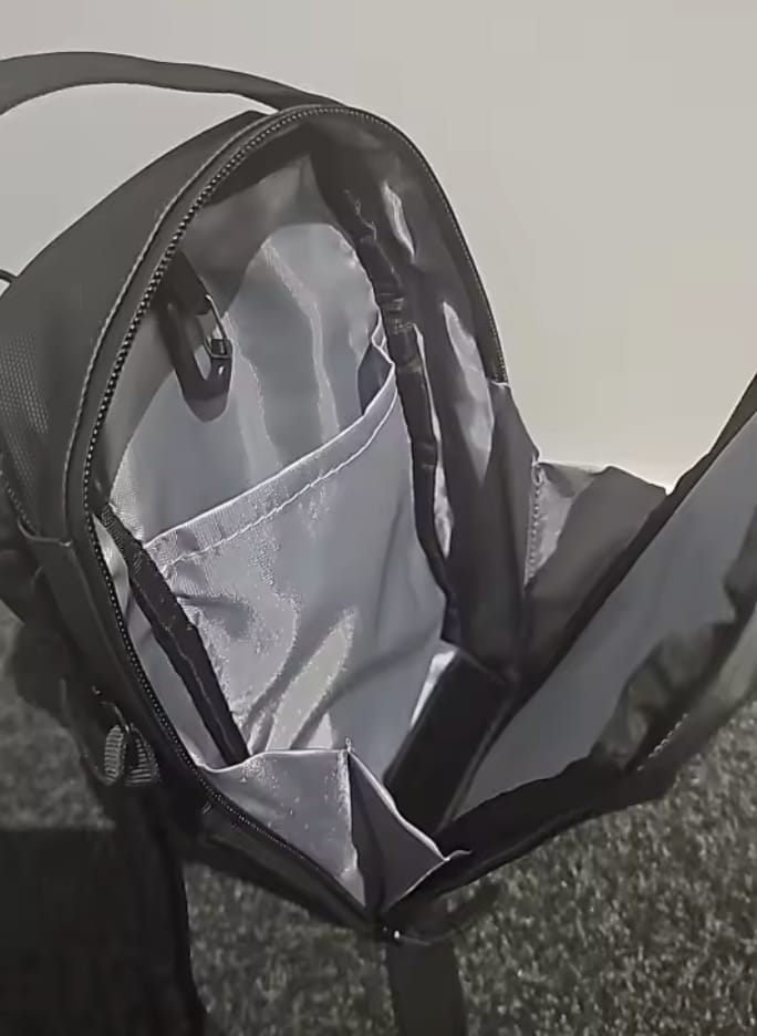 Customer photo review of RYVAL - MAGNETIC GYM BAG