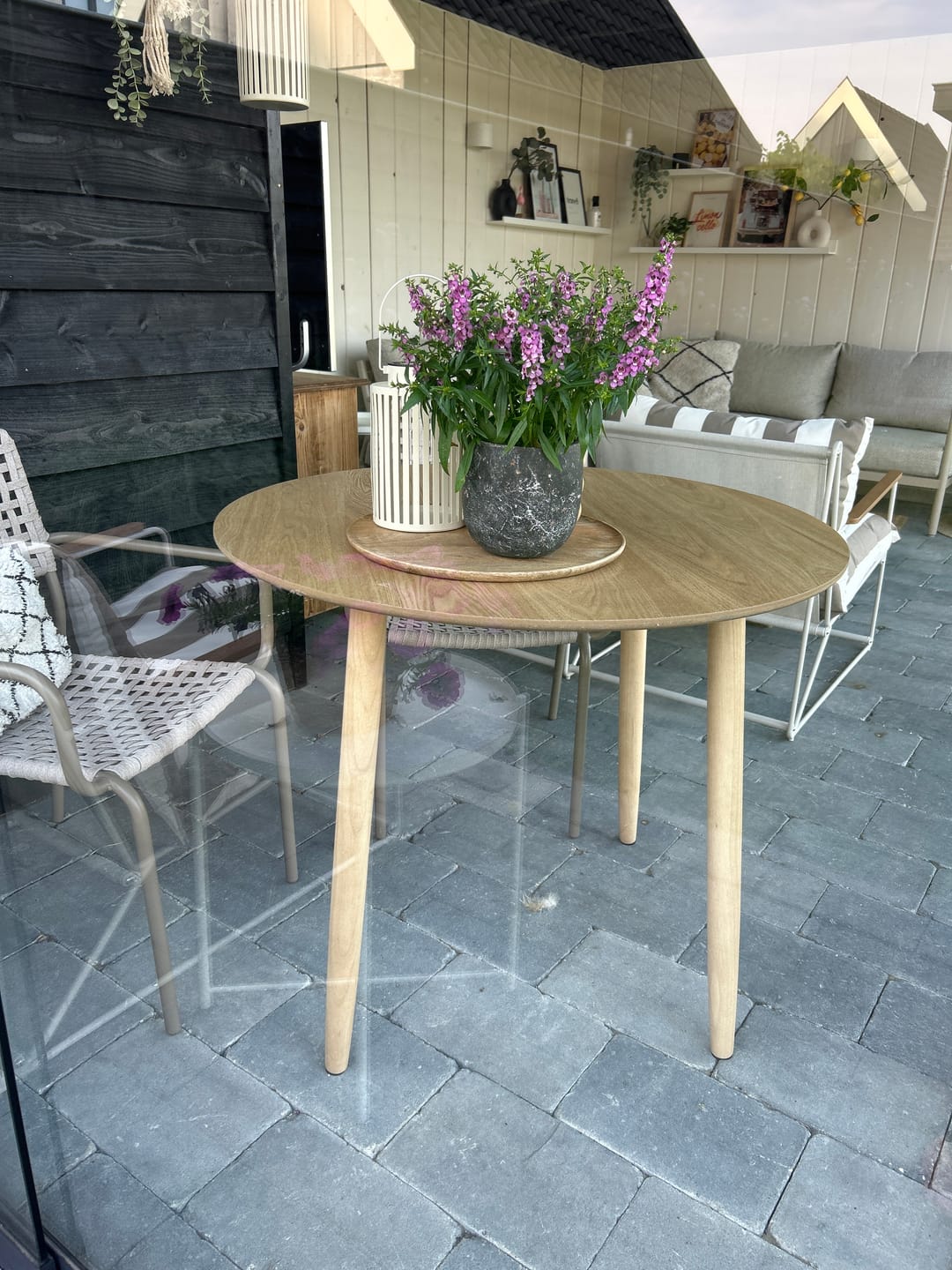 Customer photo review of TRADITION - Table à manger ronde 4 personnes en pin massif D90 coloris naturel