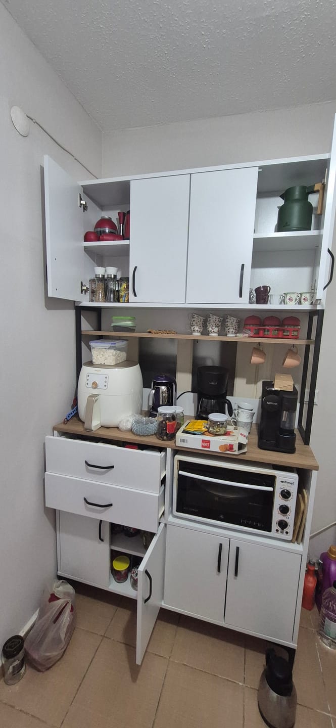 Customer photo review of Rani JE209 Çok Amaçlı Dolap 8 Kapaklı 2 Çekmeceli Raflı Kiler Mutfak Dolabı Beyaz - Sepet Ceviz