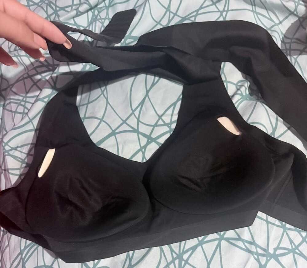 Customer photo review of Front Closure Cross-Back Wireless Posture Bra