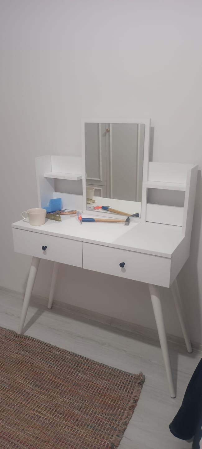 Customer photo review of Rani BJ102 Makyaj Tuvalet Masası 2 Çekmeceli Raflı Aynalı Takı Düzenleyici Beyaz