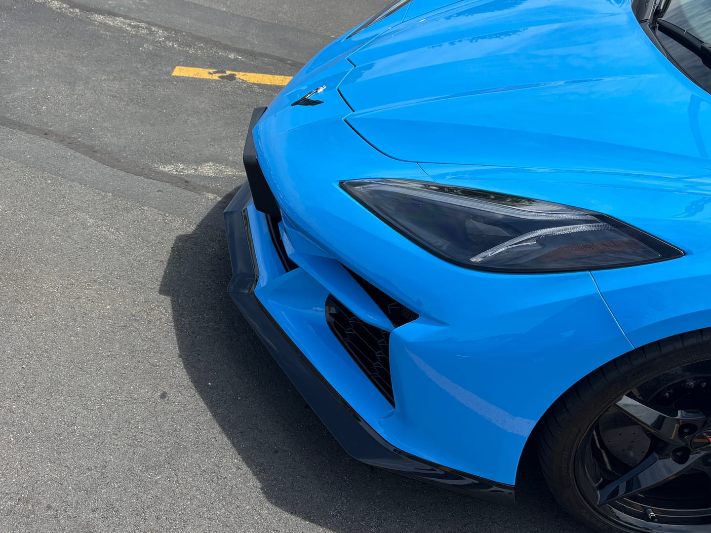 Customer photo review of Corvette C8 Z06 / E-Ray DRY CARBON FIBER Front Splitter [Z07 Package]