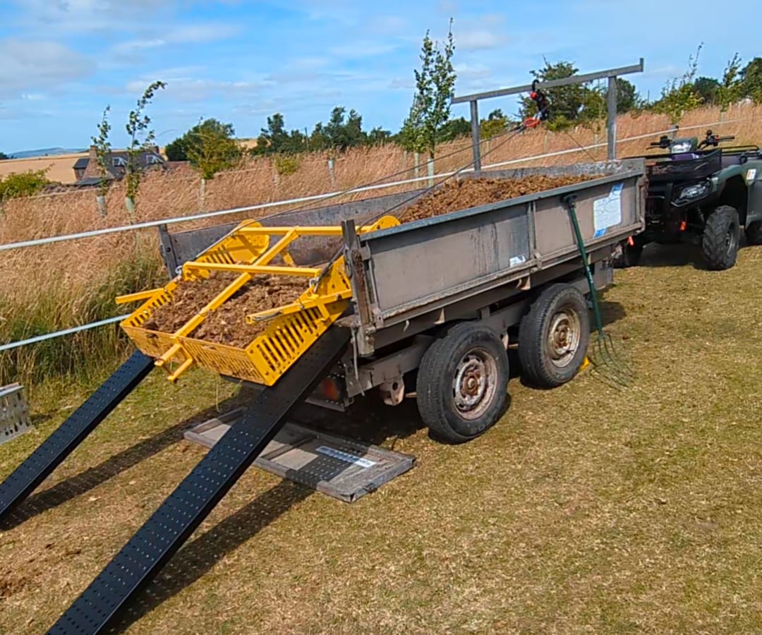 Customer photo review of Scoop'N'Tow Manure Scooper / Paddock Field Cleaner + Trailer
