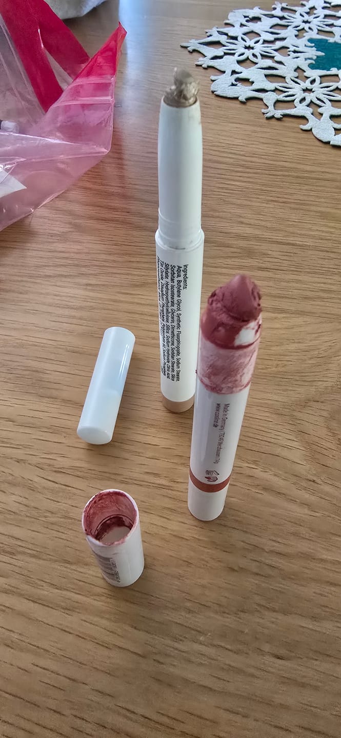 Customer photo review of 307 - Eyeshadow Rosenholz
