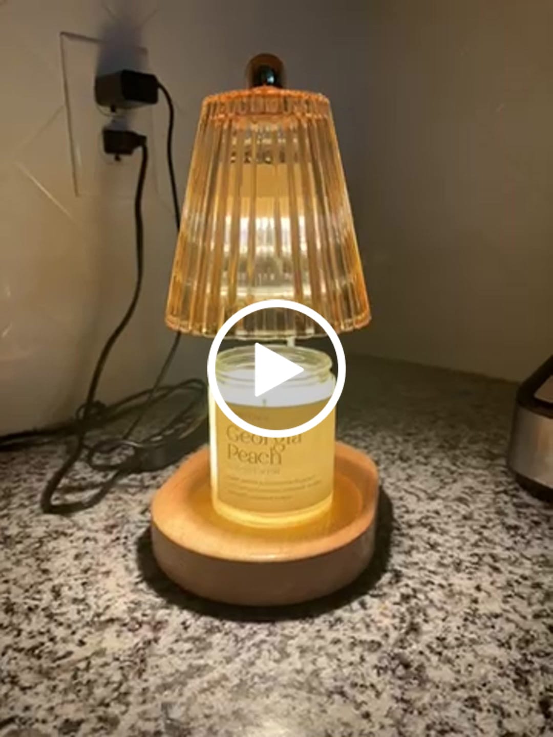 Customer video review of Georgia Peach Candle by Eryn Carroll