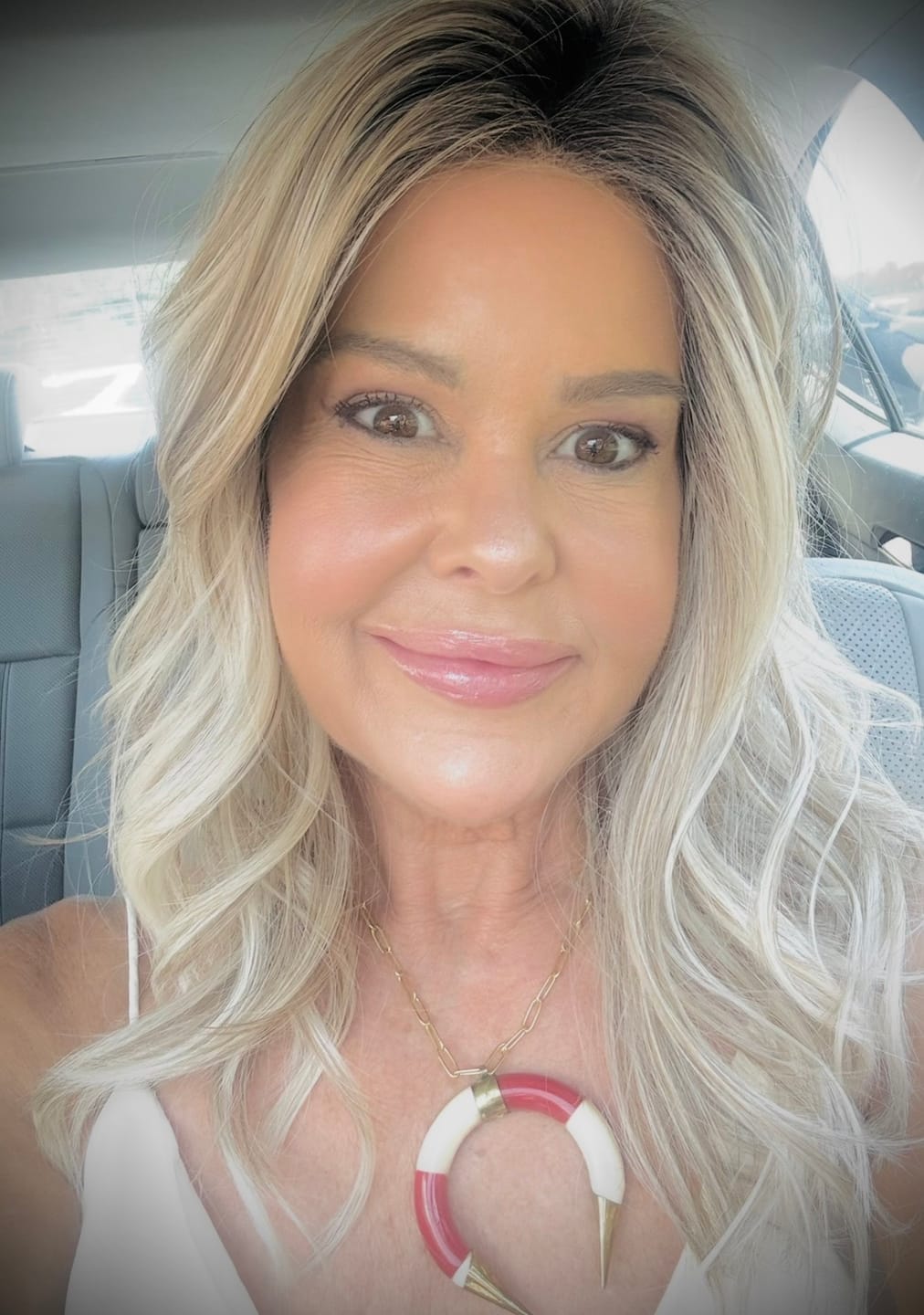 Customer photo review of FASHION FORWARD - Neutral Sand Blonde