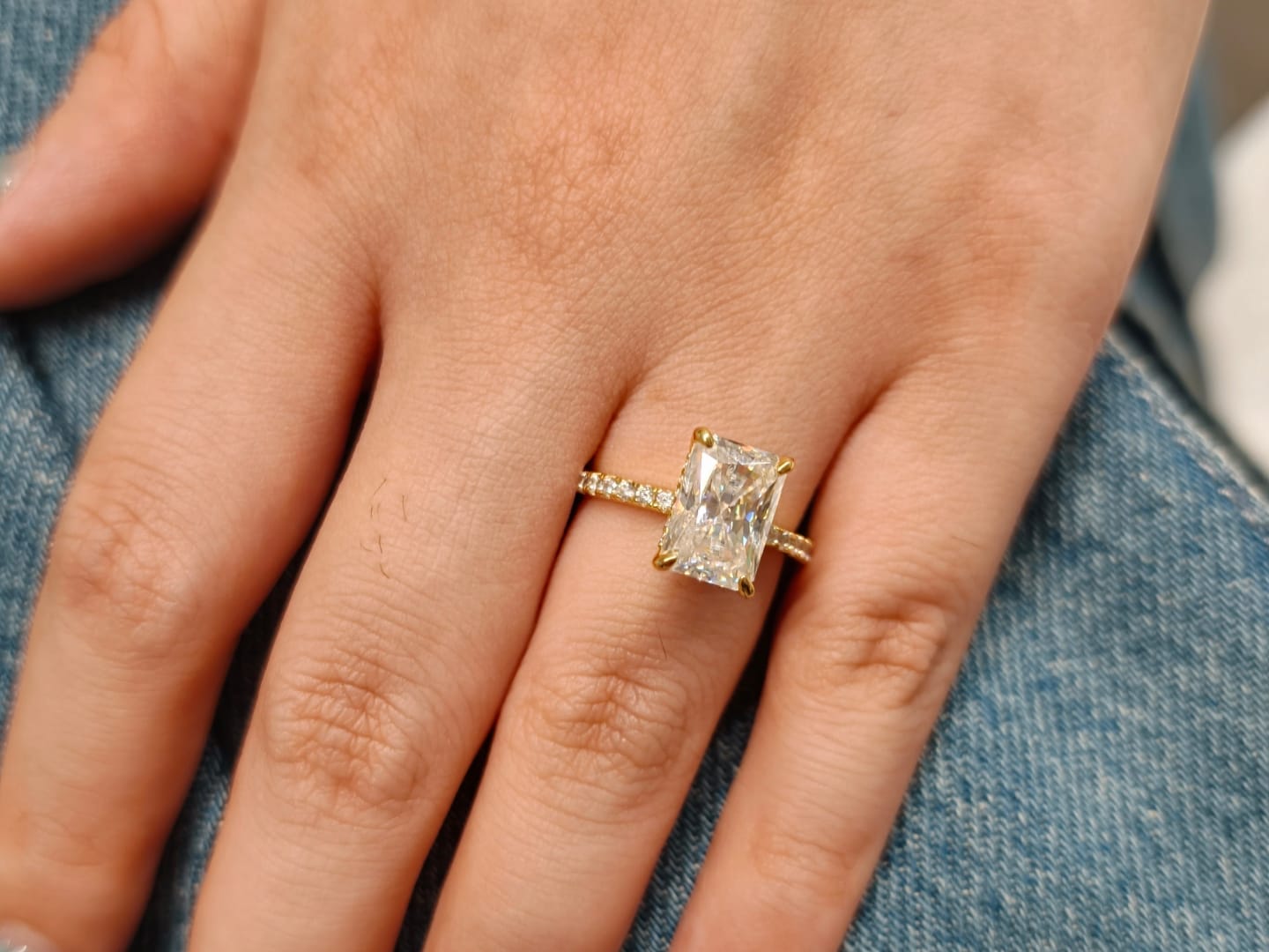 Customer photo review of S925 2.0Ct~7.0Ct Elegant Radiant Cut Engagement Ring In Sterling Silver Everyday Wearable Ring For Women