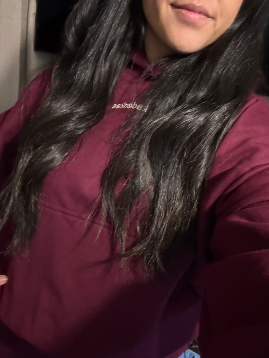 Customer photo review of POLERÓN HOODIE BURDEO - OVERSIZE CON GORRO LOGO Y ESPALDA BORDADO