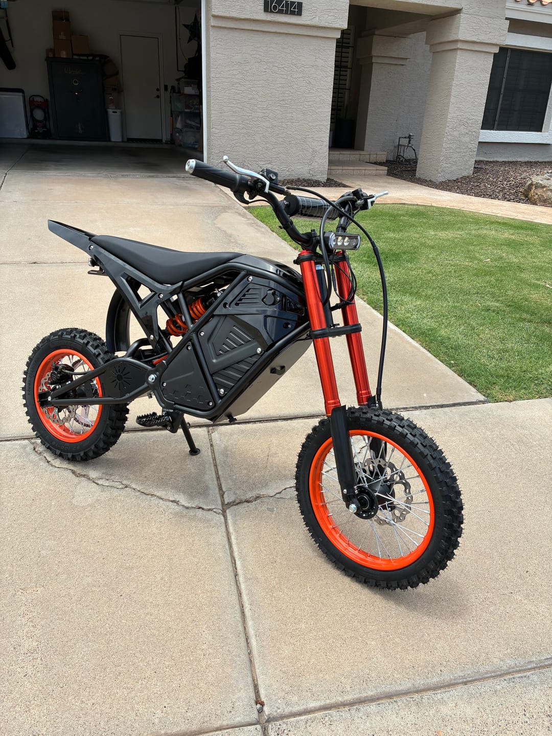 Customer photo review of Eskute® NOVA Mini Electric Dirt Bike For Teens & Adults