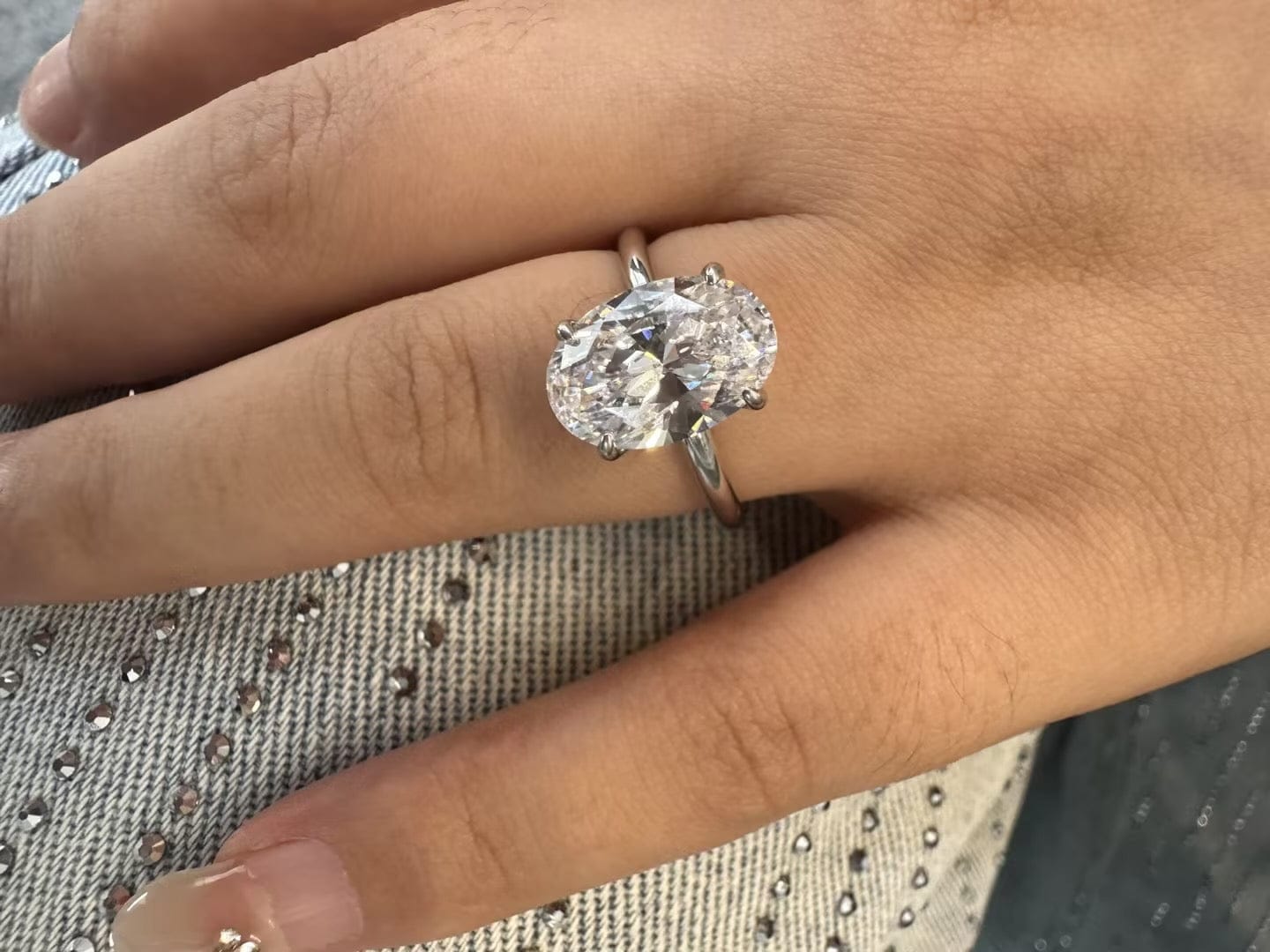 Customer photo review of S925 3.5 Carat Oval Cut Hidden Halo Engagement Ring In Sterling Silver Daily Wearable Ring