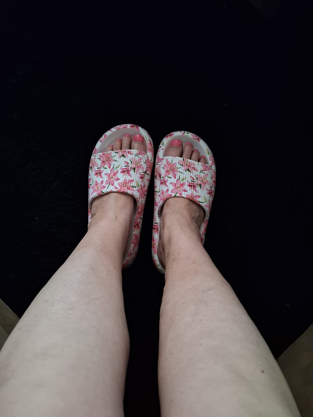 Customer photo review of HappyFlops Limited Editions