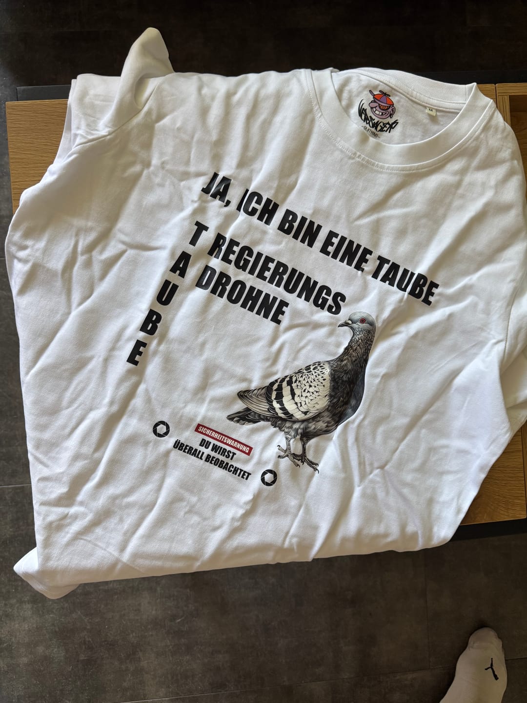 Customer photo review of Tauben Regierungsdrohne Oversized T-Shirt