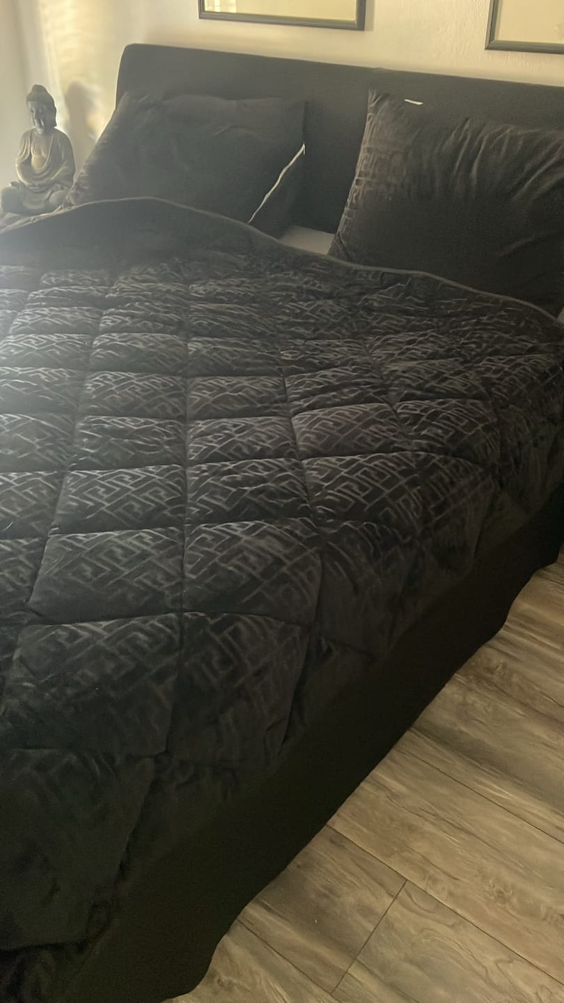 Customer photo review of Y-NOT Velvet Designer Dekbed  Black