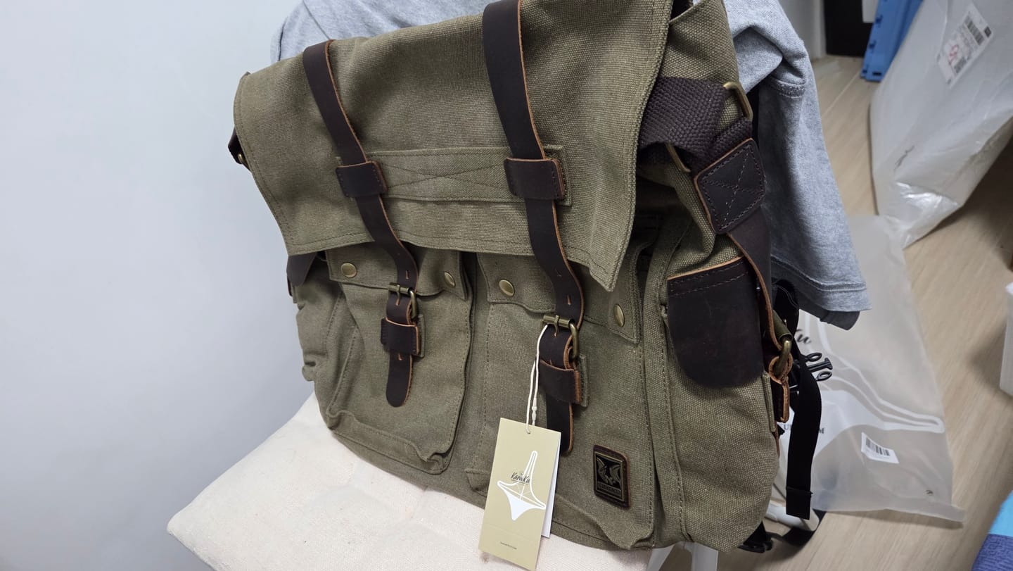 Customer photo review of 多色展開　キャンバス&本革異素材コンビメッセンジャーバッグ