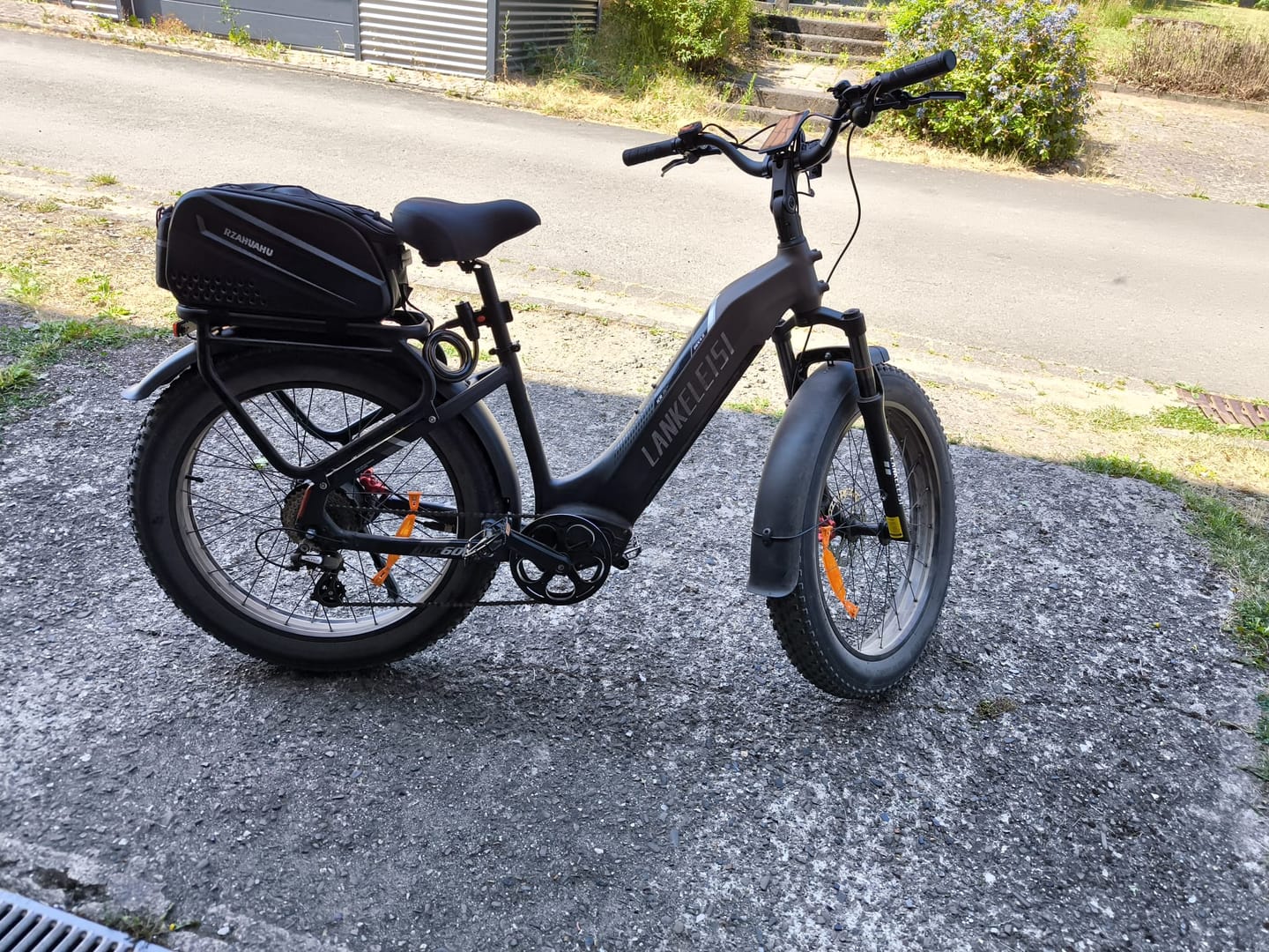Customer photo review of Lankeleisi MG600 Plus 26" Fat Bike 960Wh All Terrain SUV E-Bike with Switchable Sensor 48V 20Ah Battery