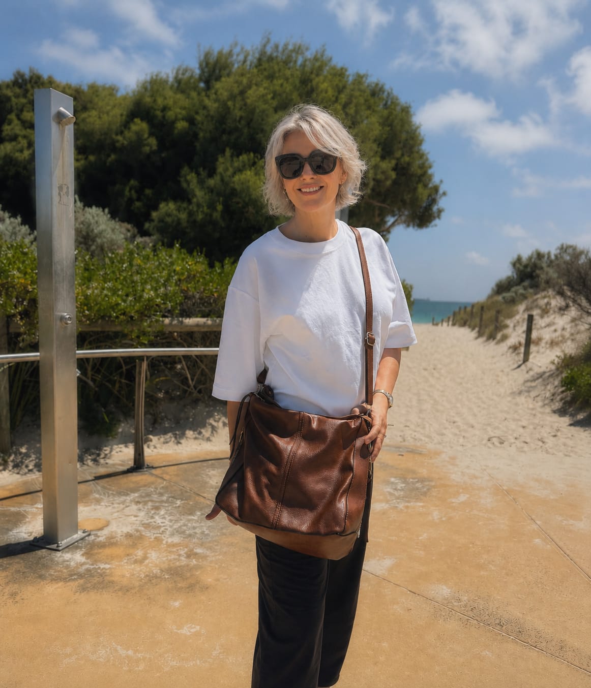 Customer photo review of Luxury Leather Hobo Bag Anti-Theft Handbag + FREE Pouch Wallet