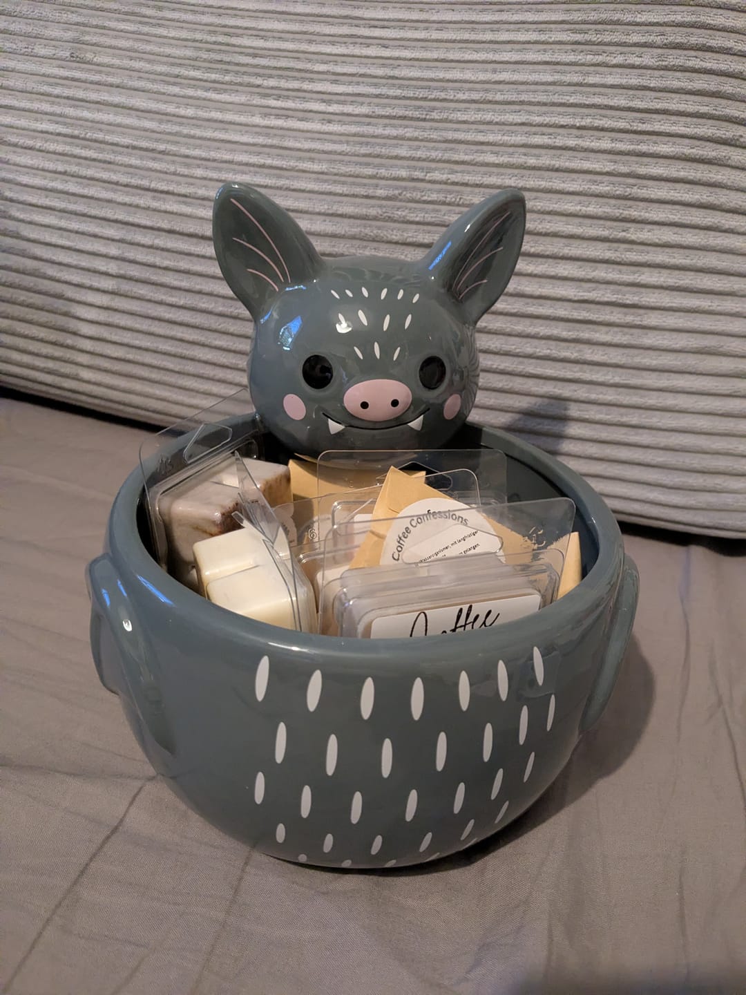 Customer photo review of Fledermaus Schale – Große Keramik-Servierschale für Snacks & Süßes