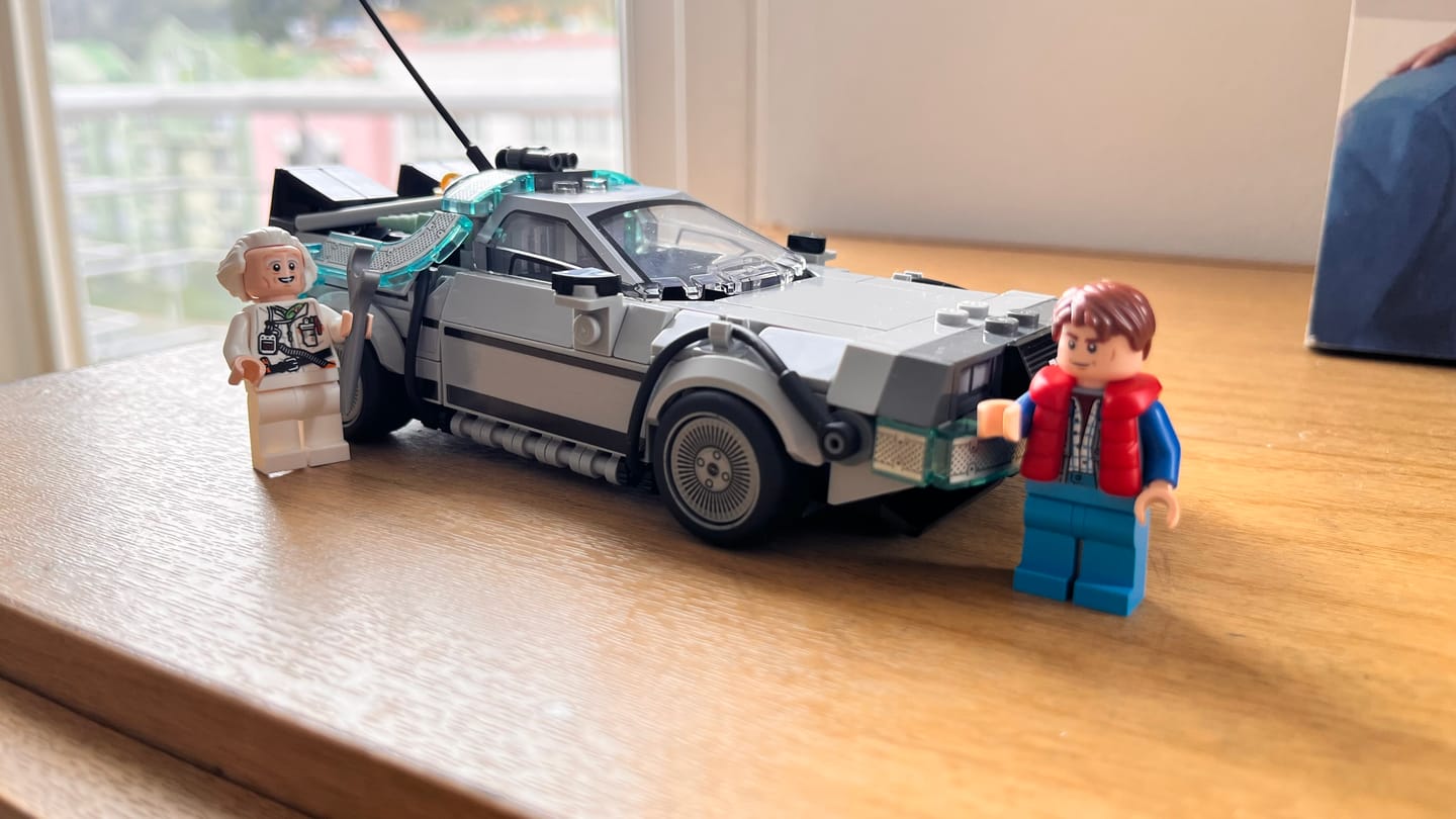 Customer photo review of MÁQUINA DEL TIEMPO DE VOLVER AL FUTURO