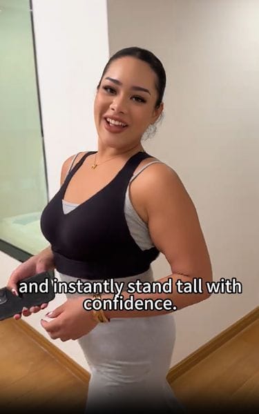 Customer photo review of Front Closure Cross-Back Wireless Posture Bra