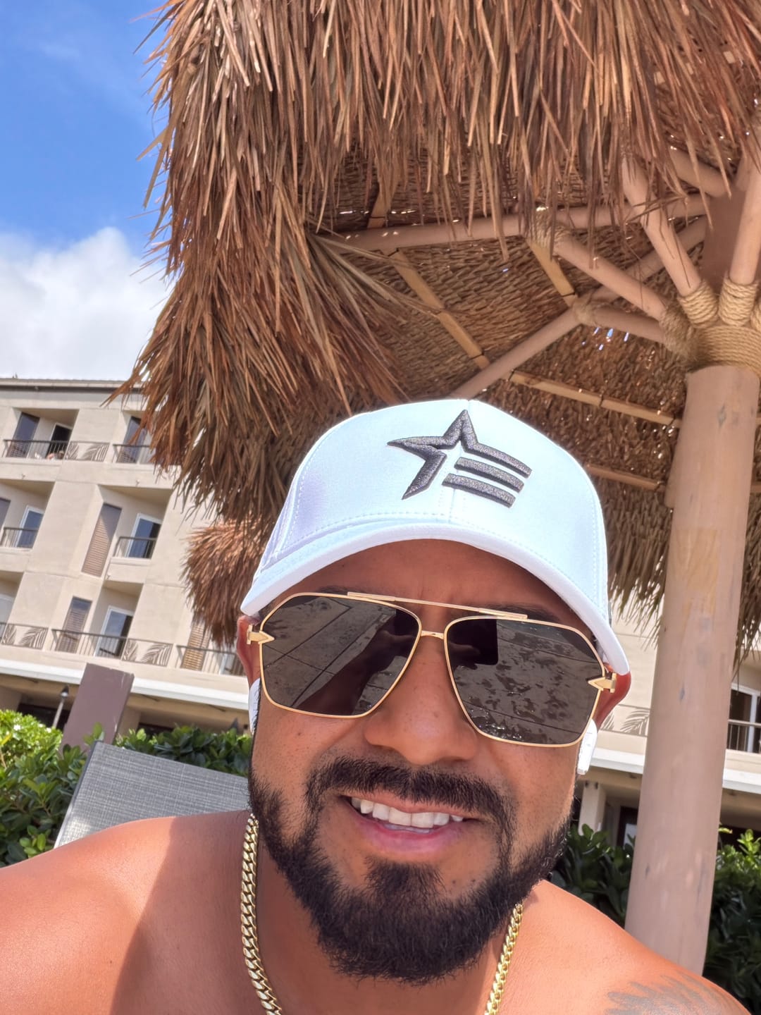 Customer photo review of Rogue Snapback - White/Black