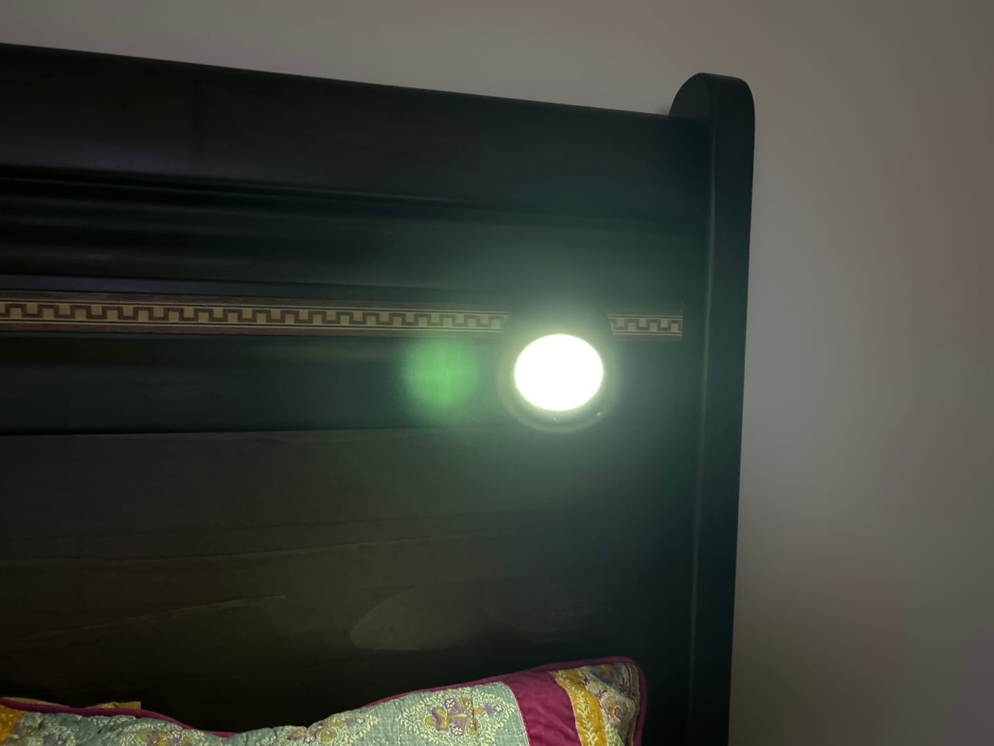Customer photo review of Lámpara de Velador Bidireccional 360° - USB Recargable - Control Remoto