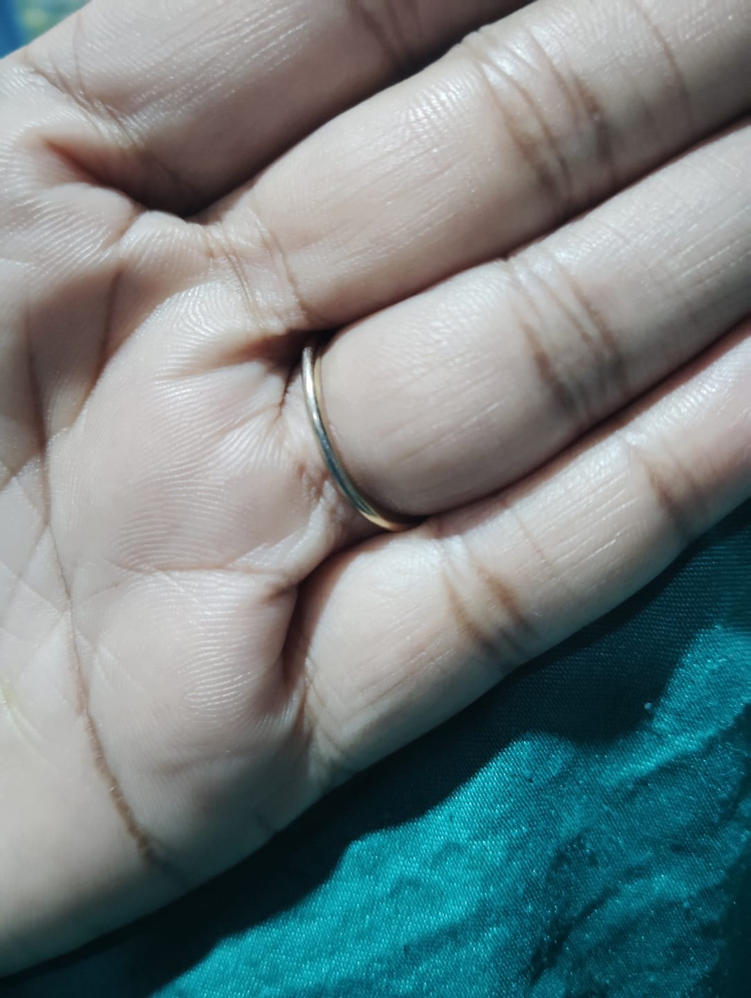 Customer photo review of Gold Plated Adjustable Finger ring