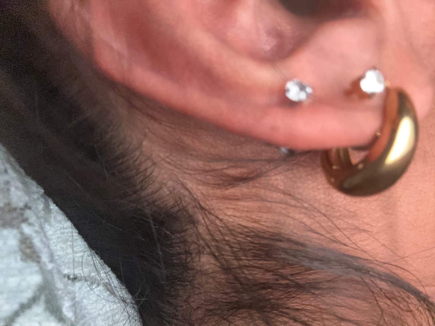 Customer photo review of Mini Drop Huggies — Gold / 10mm