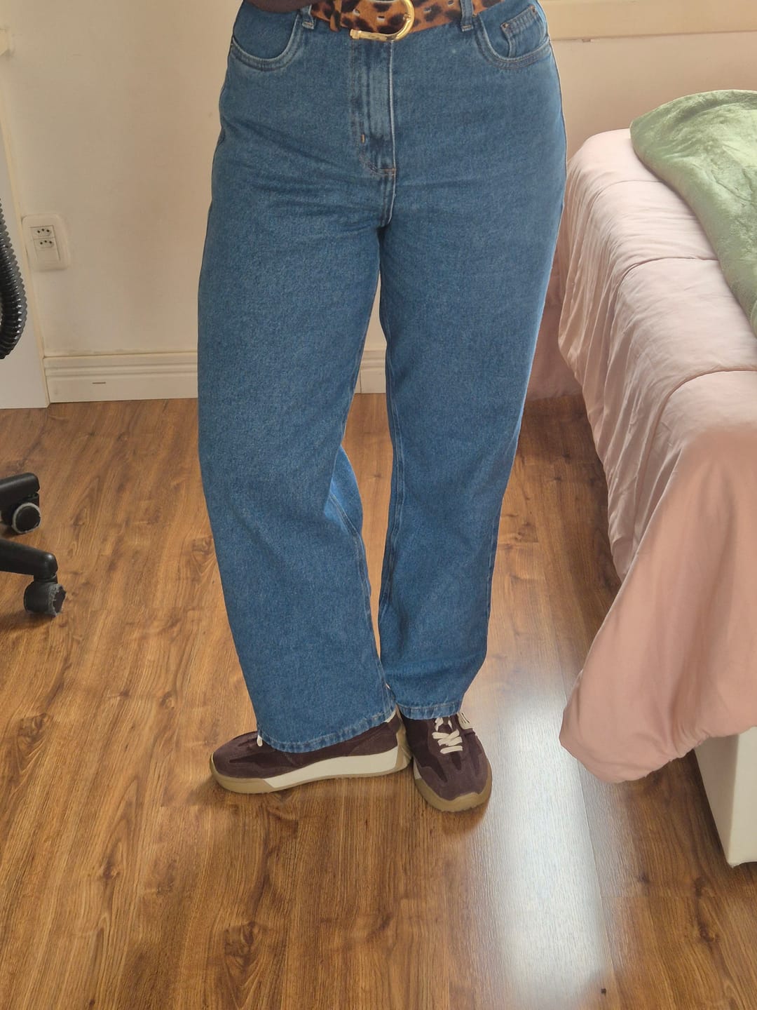 Customer photo review of Calça Jeans Reta Araçá Azul Médio