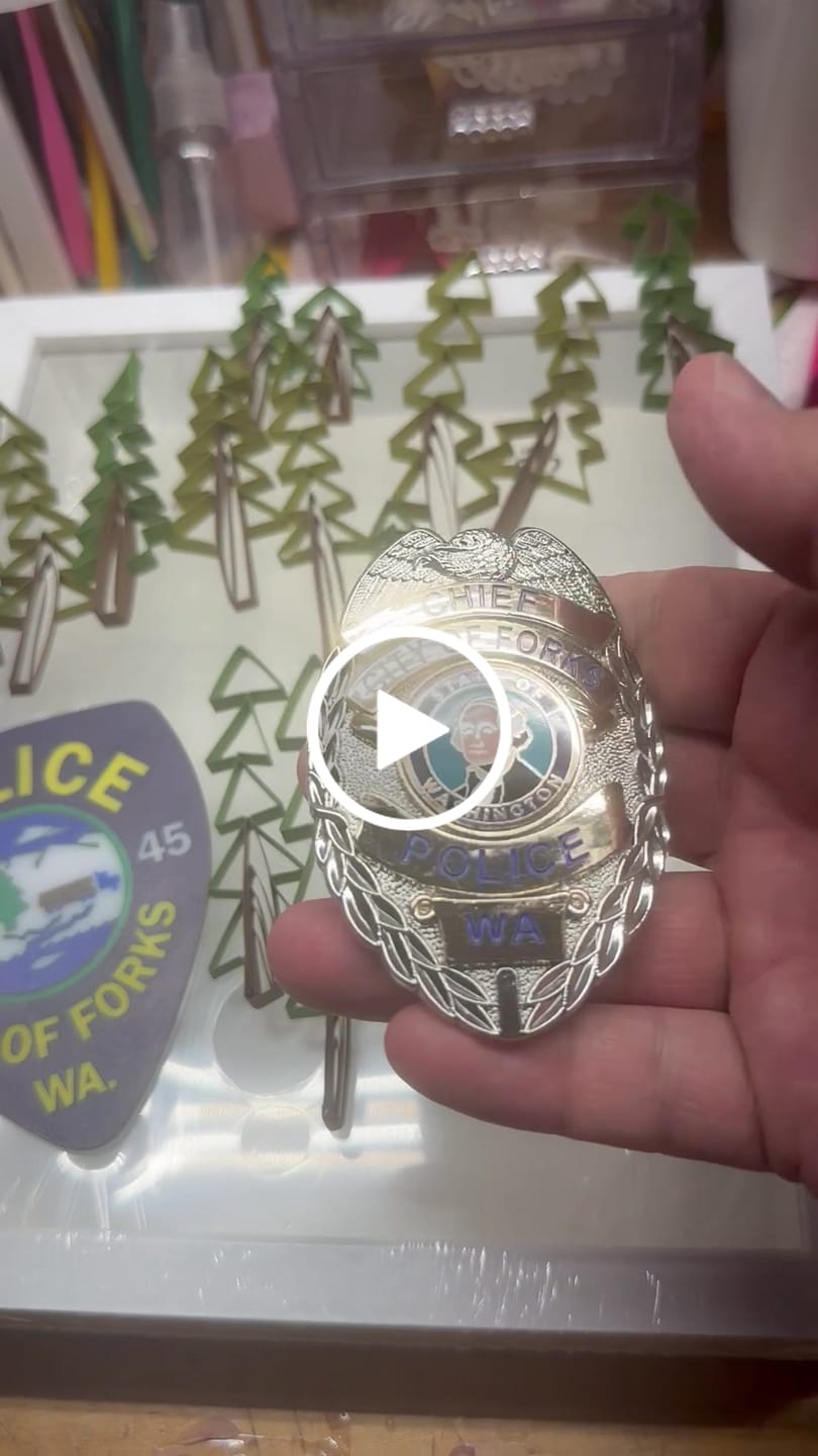 Customer video review of Customizable Badge BA08