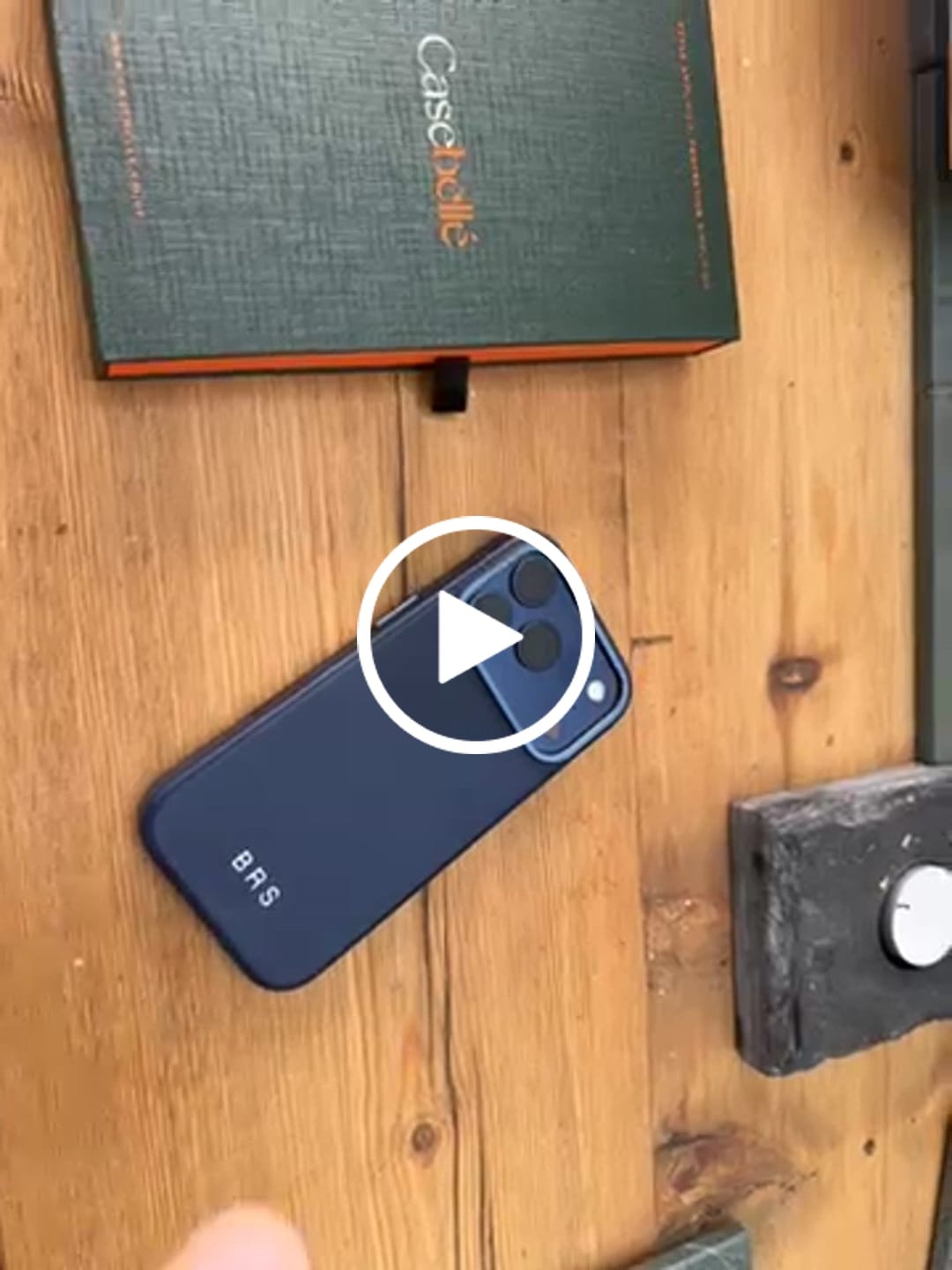 Customer video review of iPhone 17 Pro Leather Case - MagSafe - Steel Blue