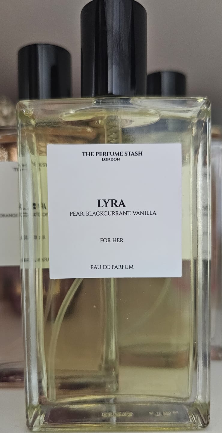 Customer photo review of Lyra – Pear, Blackcurrant & Vanilla