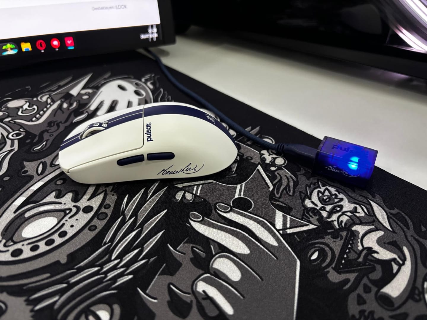 Customer photo review of Pulsar X2 CrazyLight Bruce Lee 85th Edition Wireless Mouse