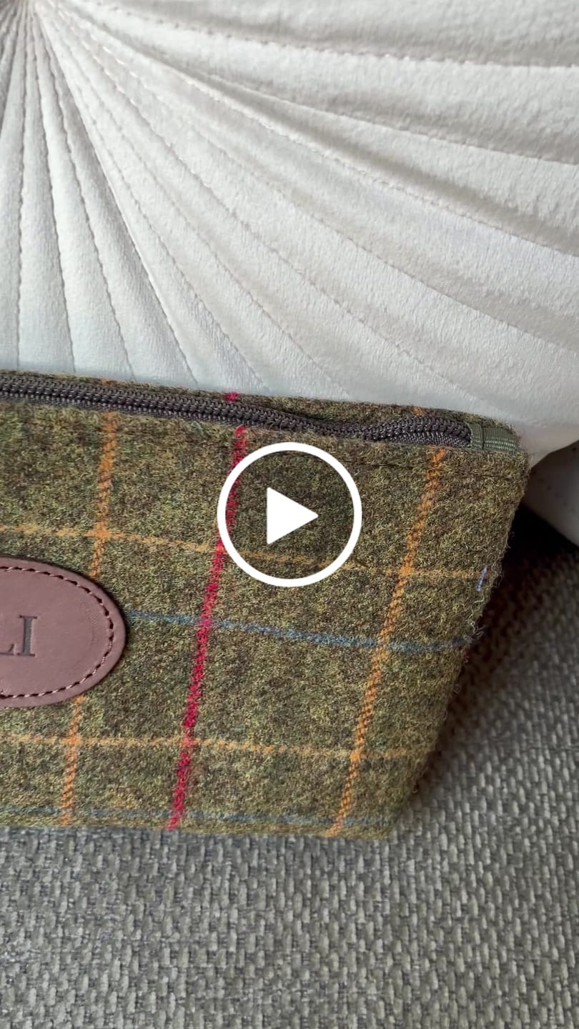 Customer video review of Tweed Etui