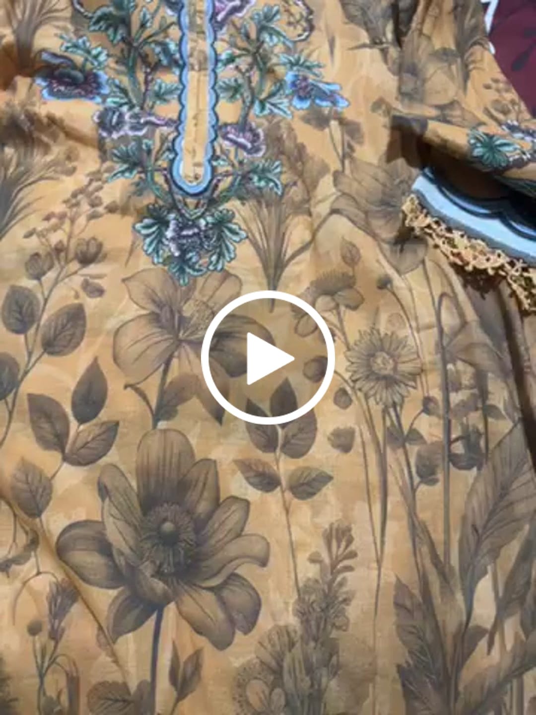 Customer video review of Rozi  - Exclusive Lawn  Outfit with Dupatta - Ready to Wear - SD383