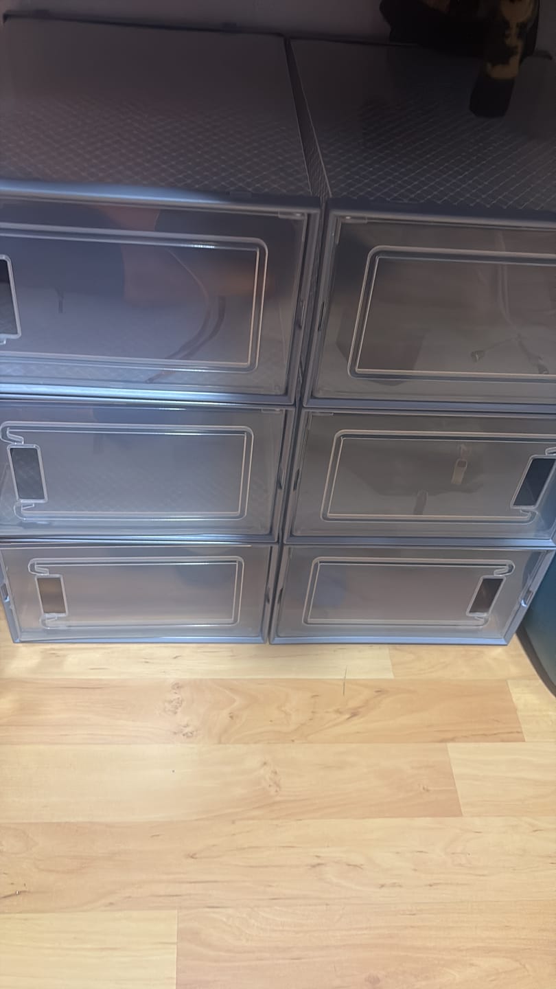 Customer photo review of Set de Cajas Apilable para Zapatos