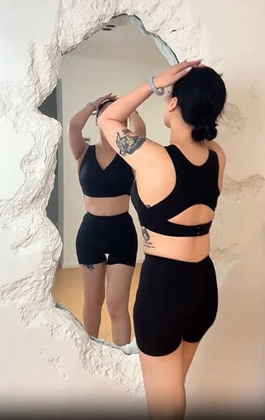 Customer photo review of Front Closure Cross-Back Wireless Posture Bra