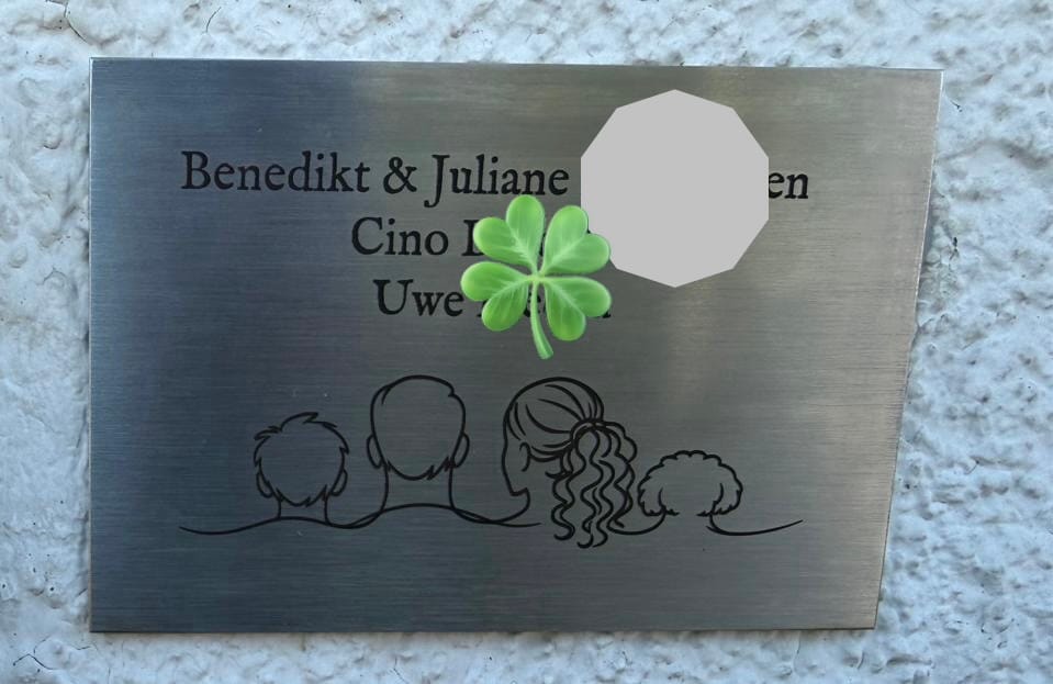 Customer photo review of V2A Edelstahlschild in verschiedenen Größen, individuell personalisierbar.